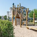 Apartment 619, Seepark *